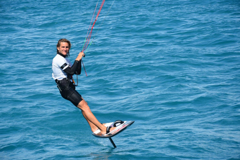 Theo de Ramecourt ist jetzt Teil des FLYSURFER Teams