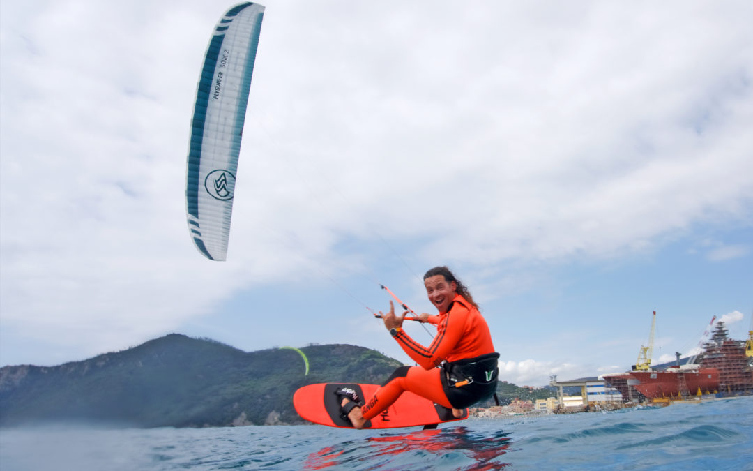 &ldquo;The Orange Man&rdquo; &ndash; kites 8518 km in 1 year